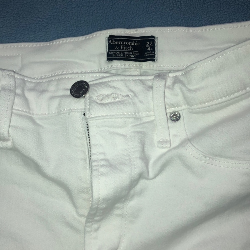 Abercrombie & Fitch white jeans